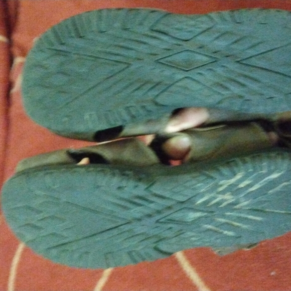 Kids sandals used stride rite - Picture 4 of 10